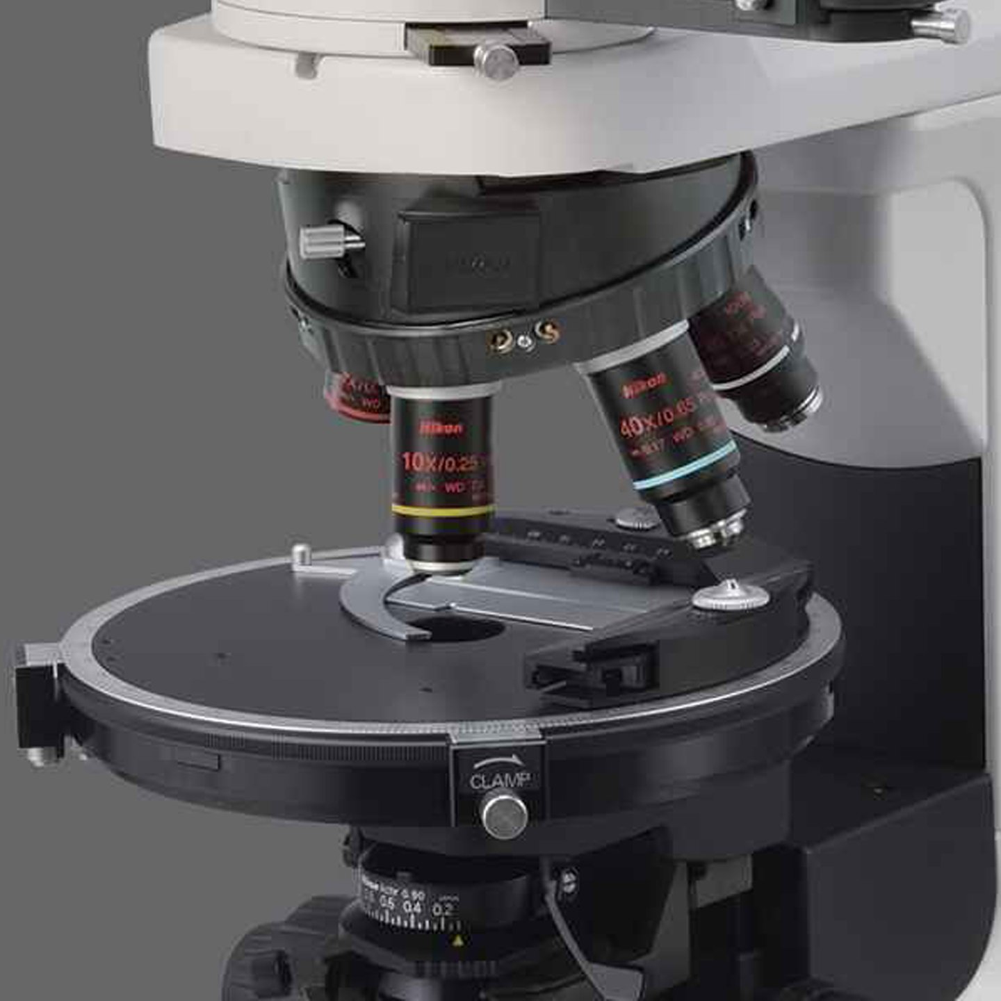 <small>Microscópio de Polarização:</small> Usos, Benefícios e Funcionamento
